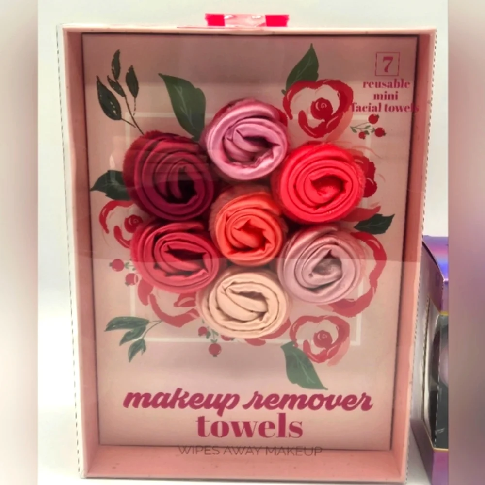 THE CREME SHOP NWT Bath Bomb & NWT Makeup Remover Towels Stitch & Roses